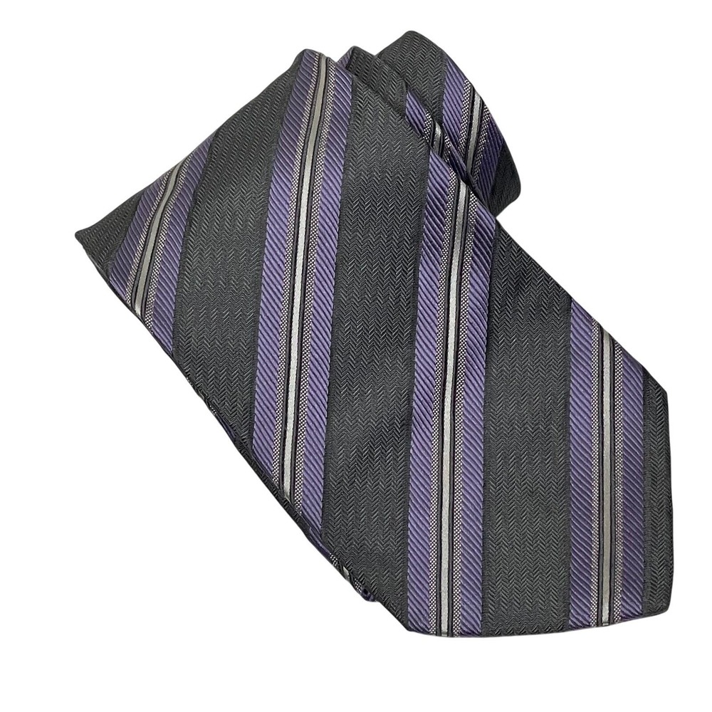 Giorgio Armani Designer Italy Lavender Gray Striped Pattern Tie